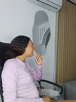 Chat +18 de ritzabeth_daniel ao vivo