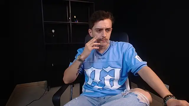 دردشة FelixStarkk الجنسية المباشرة