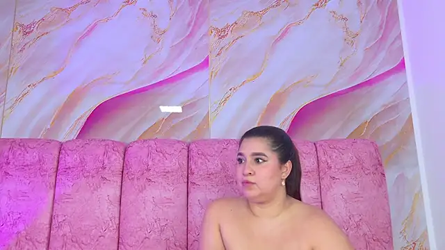 emmacurvy élő XXX-chatje