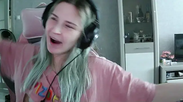 Chat +18 de VladaLevine ao vivo