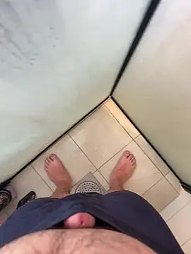 LicitInvader Live XXX-chat
