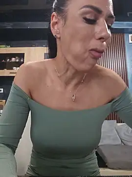 KatiaDivine Live XXX-chat