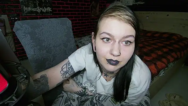 MessalinaOfficial's Live XXX Chat