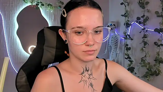 Elastikisss' Live XXX Chat