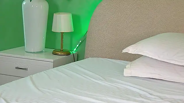 Chat +18 de EllaAzianaa ao vivo