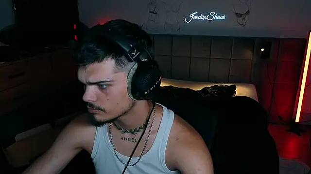 JordanShow's Live XXX Chat
