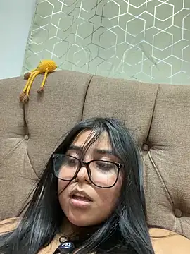 Czat XXX na żywo – virginbrunette99