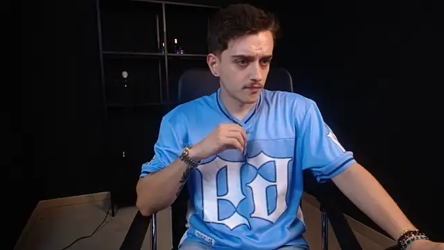FelixStarkk – Naživo XXX chat