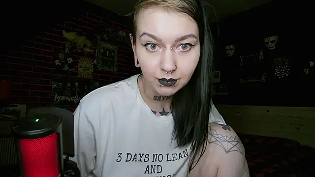 MessalinaOfficial – Live XXX-chat