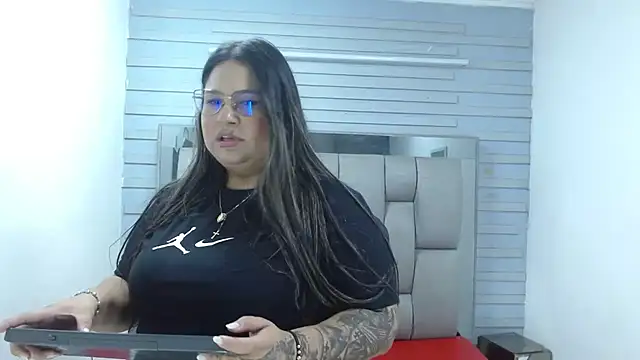 Chat +18 de evelin_zaens ao vivo