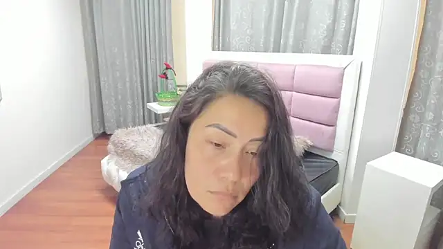 Chat +18 de gaby_trent ao vivo