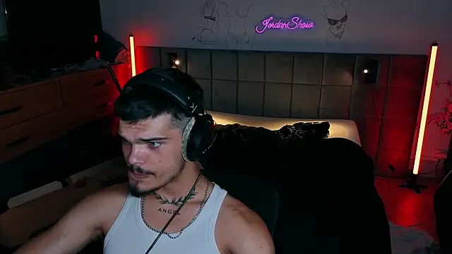 Онлайн чат XXX JordanShow