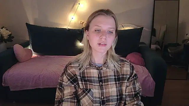 Viki_Charm Chat XXX live