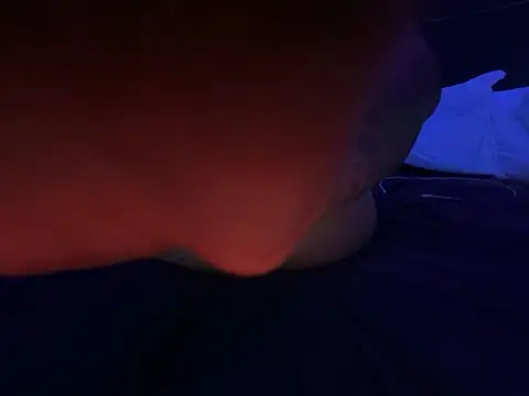 Juicylucylips69  のライブXXXチャット