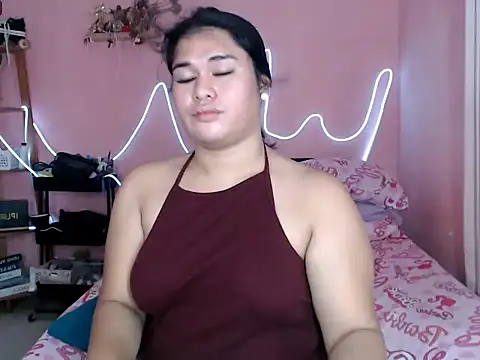 imTHICK_Rebbecca Chat XXX in diretta