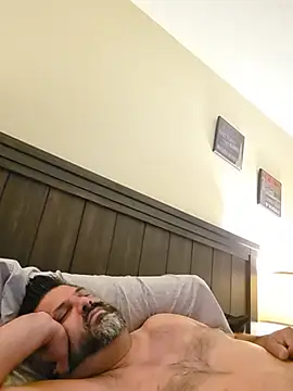 Roddog18's Live XXX Chat