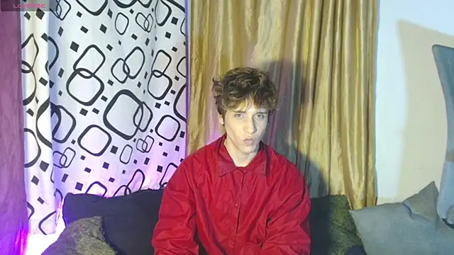 Chat XXX en directo de DannyParker_
