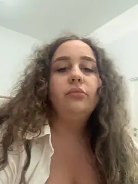 CurlyMaddie's Live XXX Chat
