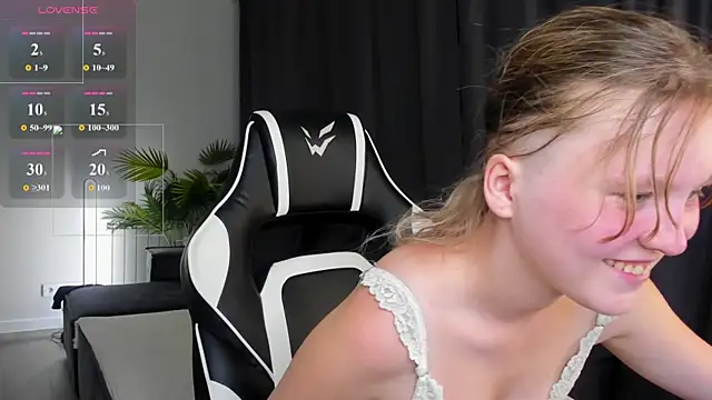 Peggy_Hun1t Chat XXX in diretta
