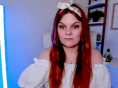GingerKitten1 Adlı Modelin Canlı XXX Sohbeti