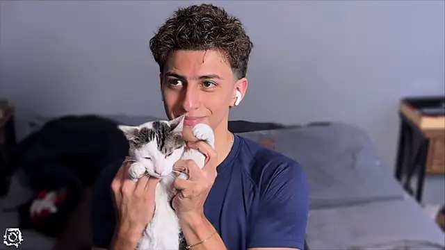 Czat XXX na żywo – salvatore_romanoo