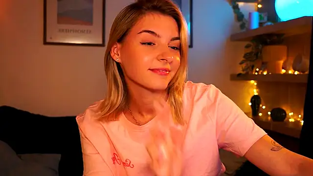 tiny_pixieeen Live XXX chat