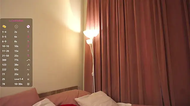 EarlieMominee's Live XXX Chat