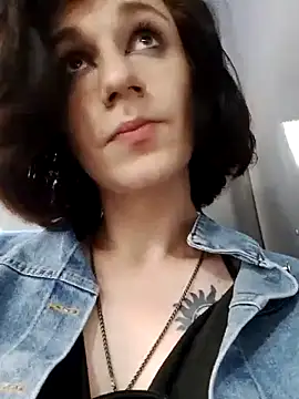 MickeQuinee's Live XXX Chat