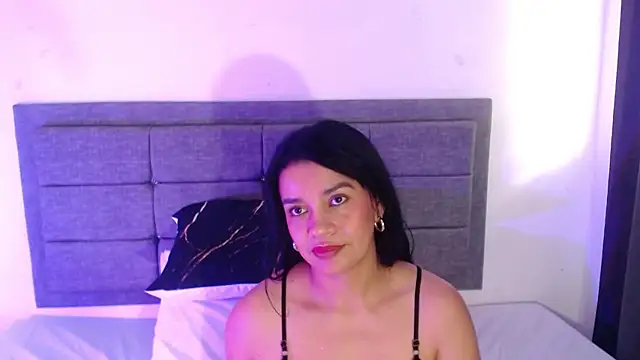 Emily_milfF 即時 XXX 聊天
