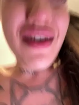 SaintSquirt 라이브 XXX 채팅