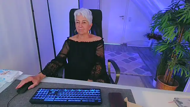 LovelyHelena's Live XXX Chat