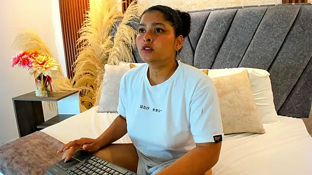 Izzy_lux Chat XXX in diretta
