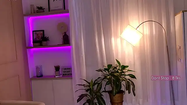Онлайн чат XXX missvale
