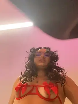 Chat +18 de EMILYY_FOXY ao vivo
