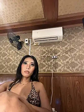 แชท XXX สดของ hugecock_tamira