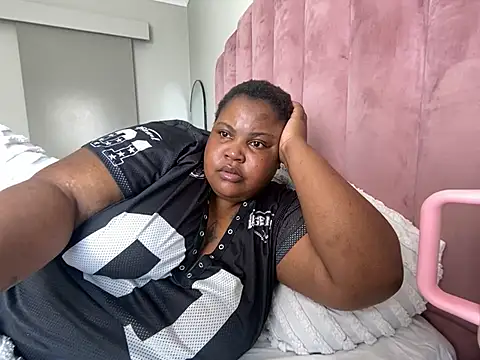 MissLola27's Live XXX Chat