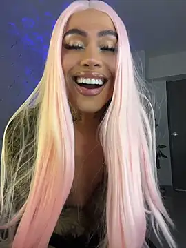 miss_tatiana_ Adlı Modelin Canlı XXX Sohbeti