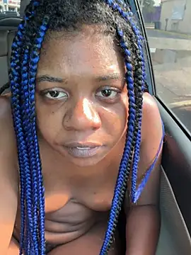 Ebony_Queeen élő XXX-chatje