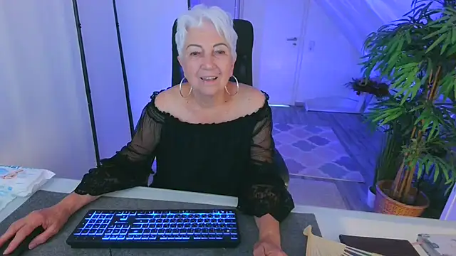 Chat XXX en directo de LovelyHelena