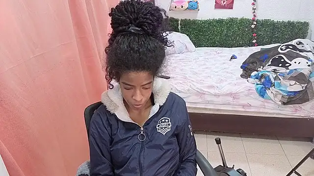thianahorny's Live XXX Chat