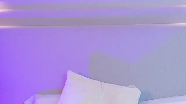 NaomiKlarc Live XXX Chat