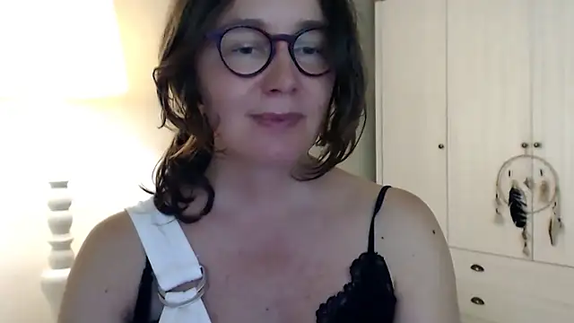 Muntthee Adlı Modelin Canlı XXX Sohbeti