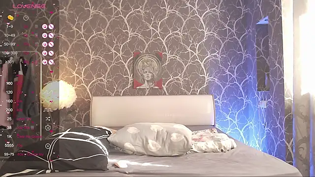 צ'אט XXX בשידור חי של MiaMiaMeow