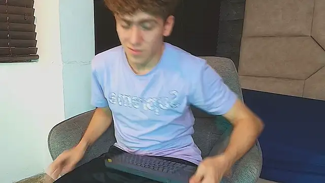 Czat XXX na żywo – Tyler_Mcrey