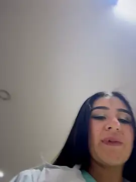 Онлайн чат XXX CAROLINE__07