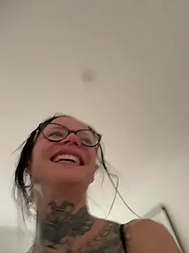 SkinnyLilly Live XXX-chat