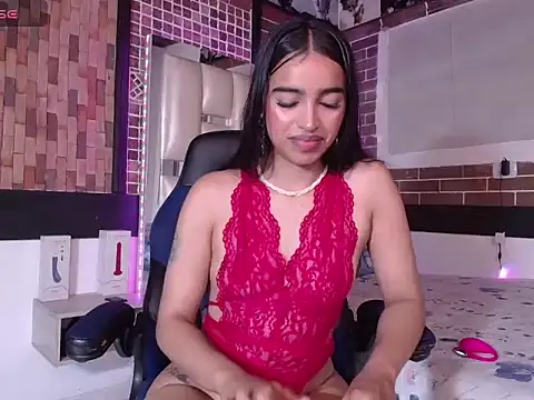 Miaa_ferrari1: онлайн-секс-чат