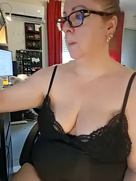 cplcokins34's Live XXX Chat