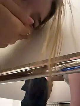 Chat XXX en directo de FlashTitsRoyal