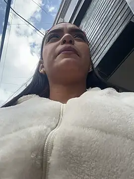 Chat XXX en directo de Sara-77